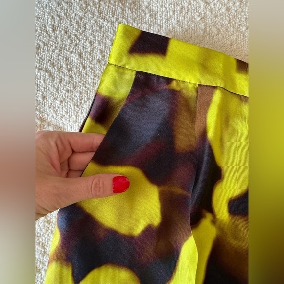 Beatrice B- NWT Neon Blurred Floral Silk Wide Leg Trousers - Picture 9 of 9